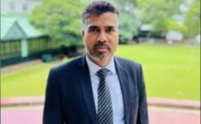 ପର୍ଥ ଟେଷ୍ଟରୁ ଗିଲ୍‌ ବାଦ୍‌, ପାଡ଼ିକଲ ସାମିଲ