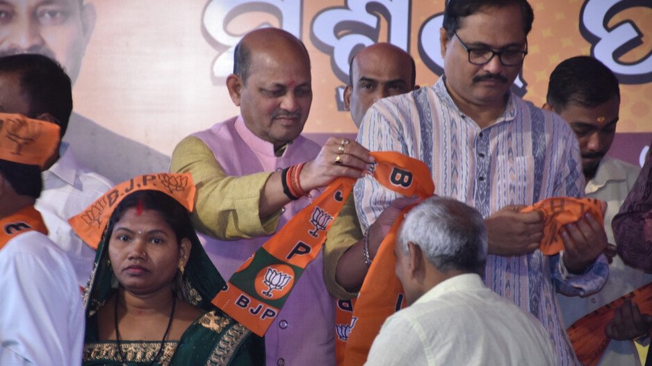 ବିଜେଡିରୁ ଚାଲିଛି ଇସ୍ତଫାର ସୁଅ, ବିଜେପିରେ ମିଶିଲେ ଜୟପୁର ବ୍ଲକ ଅଧ୍ୟକ୍ଷା