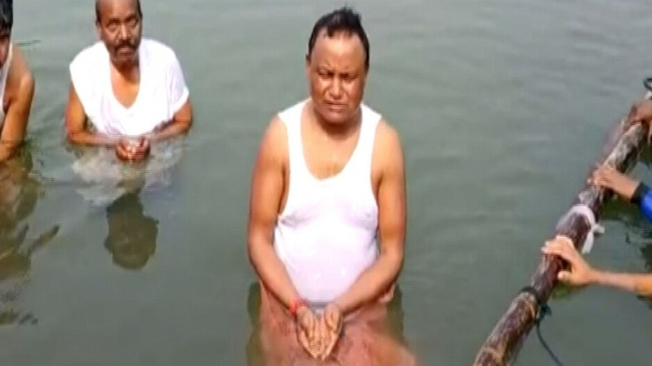 ମକର ବୁଡ଼ ପକାଇଲେ ମୁଖ୍ୟମନ୍ତ୍ରୀ