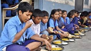 ୩୦୦୦ ଟଙ୍କାକୁ ବଢିଲା ମଧ୍ୟାହ୍ନ ଭୋଜନ ପାଚକ, ପାଚିକାଙ୍କ ମାସିକ ପାରିଶ୍ରମିକ