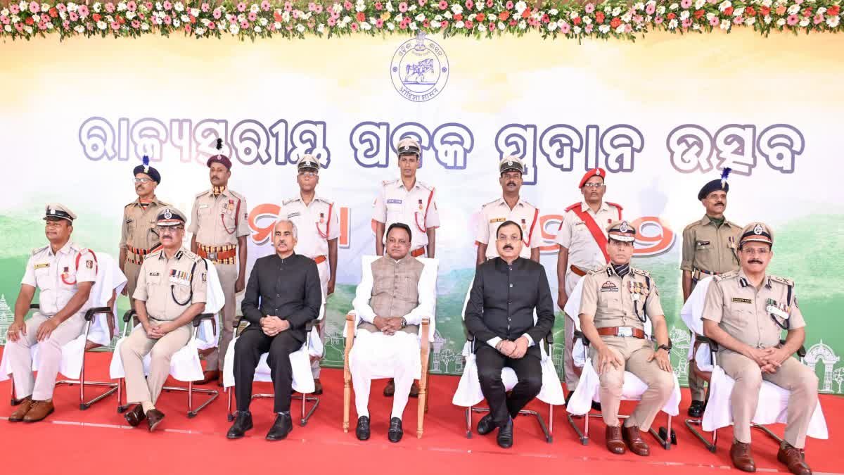 ସାହସିକତା ପାଇଁ ୬ ଜଣଙ୍କୁ ମିଳିଲା ରାଷ୍ଟ୍ରପତି ପଦକ