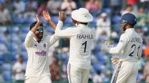 ୨୪୮ରେ ୱେଷ୍ଟ ଇଣ୍ଡିଜ୍ ଅଲ୍‌ଆଉଟ୍‌; ଫଲୋଅନ ଦେଲା ଭାରତ