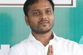 ରୋଚକ ମୋଡ଼: ସୌଭିକ ବିଶ୍ୱାଳଙ୍କ ‘ମୌନ ବ୍ରତ’