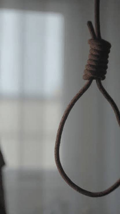 ରାଜଧାନୀରେ  ଝୁଲିପଡ଼ିଲେ ନର୍ସ
