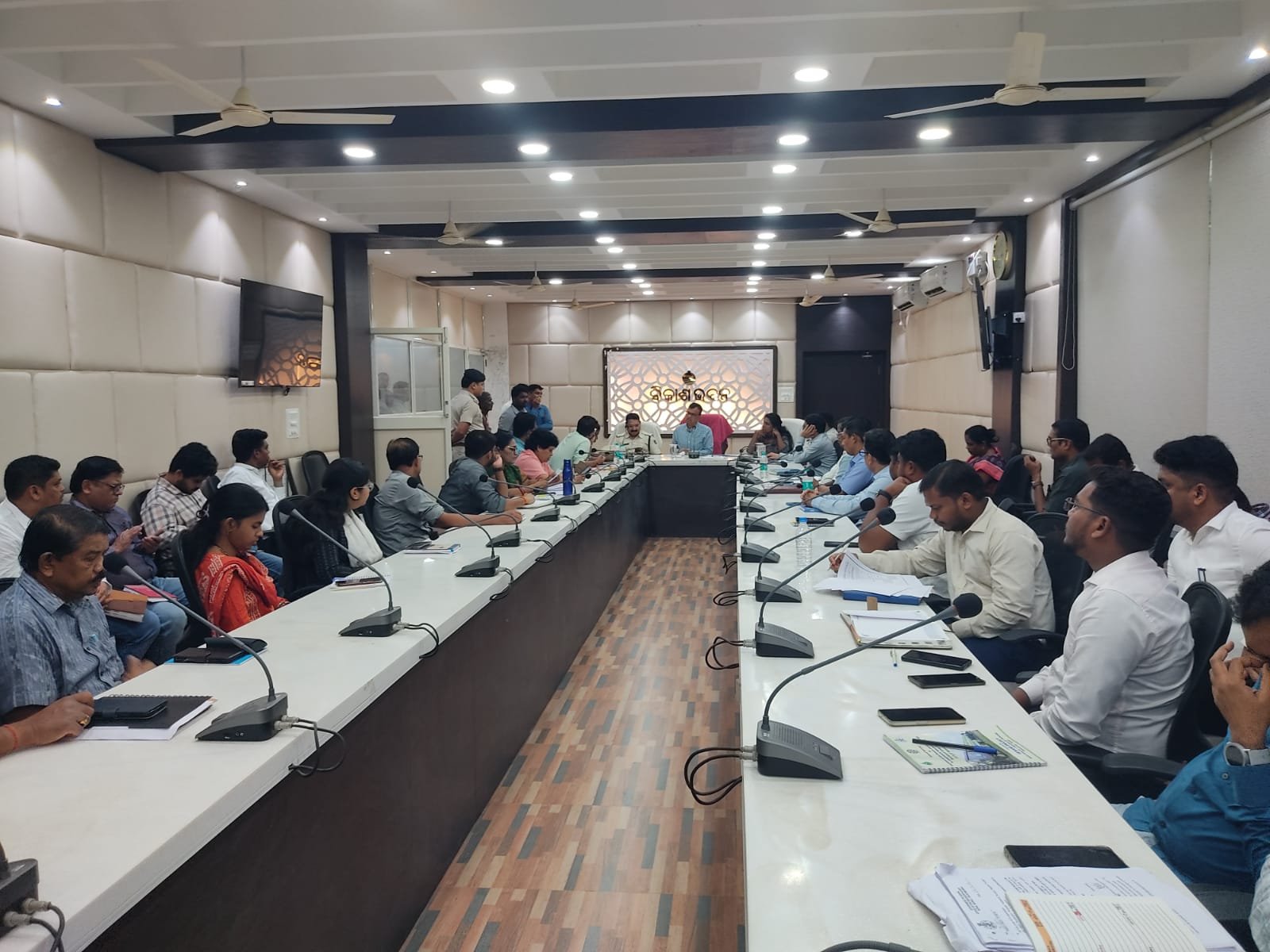 ଦେବଗଡରେ ଯୁଗ୍ମ ଅଭିଯୋଗ ଶୁଣାଣି ଶିବିର