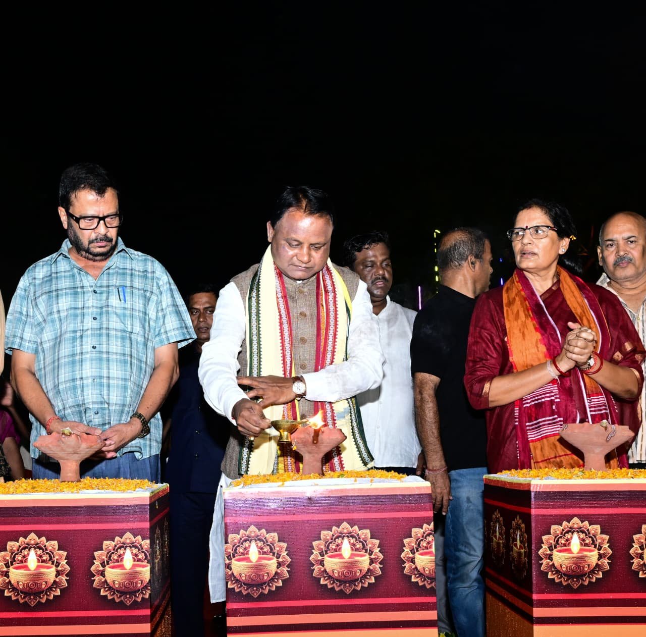 ଆଶୀର୍ବାଦର ଦୀପ- ରାଜ୍ୟର ୩୦ଟି ଜିଲ୍ଲାରେ ପ୍ରଜ୍ଜ୍ୱଳିତ ହେଲା ଏକ କୋଟି ଦୀପ