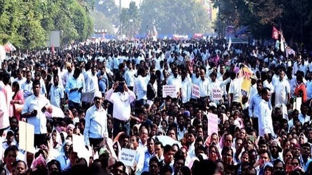 ୨୧ ଦିନ ପରେ ସ୍ଥଗିତ ହେଲା ଶିକ୍ଷକ ଆନ୍ଦୋଳନ