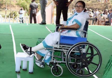 ମମତାଙ୍କ ଗୋଡ଼ ଭାଙ୍ଗିବା ଘଟଣାକୁ ନେଇ ରାଜନୀତି ଆରମ୍ଭ